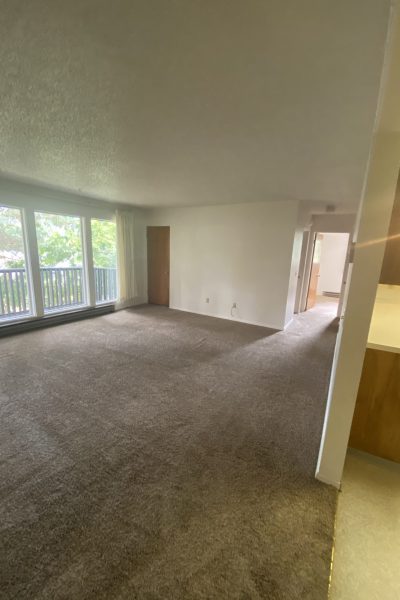 1510-04-livingroom-scaled