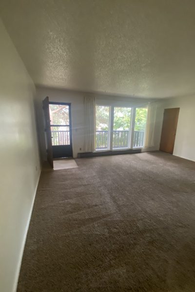 1510-05-livingroom-scaled