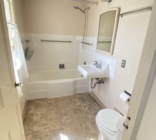 Upper level full bath