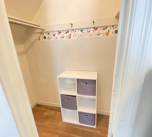 Walkin-closet upper level bed 1